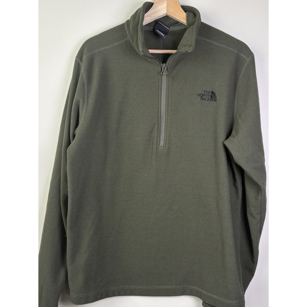Mens North Face light weight Pullover Quarter Zip Fleece Large